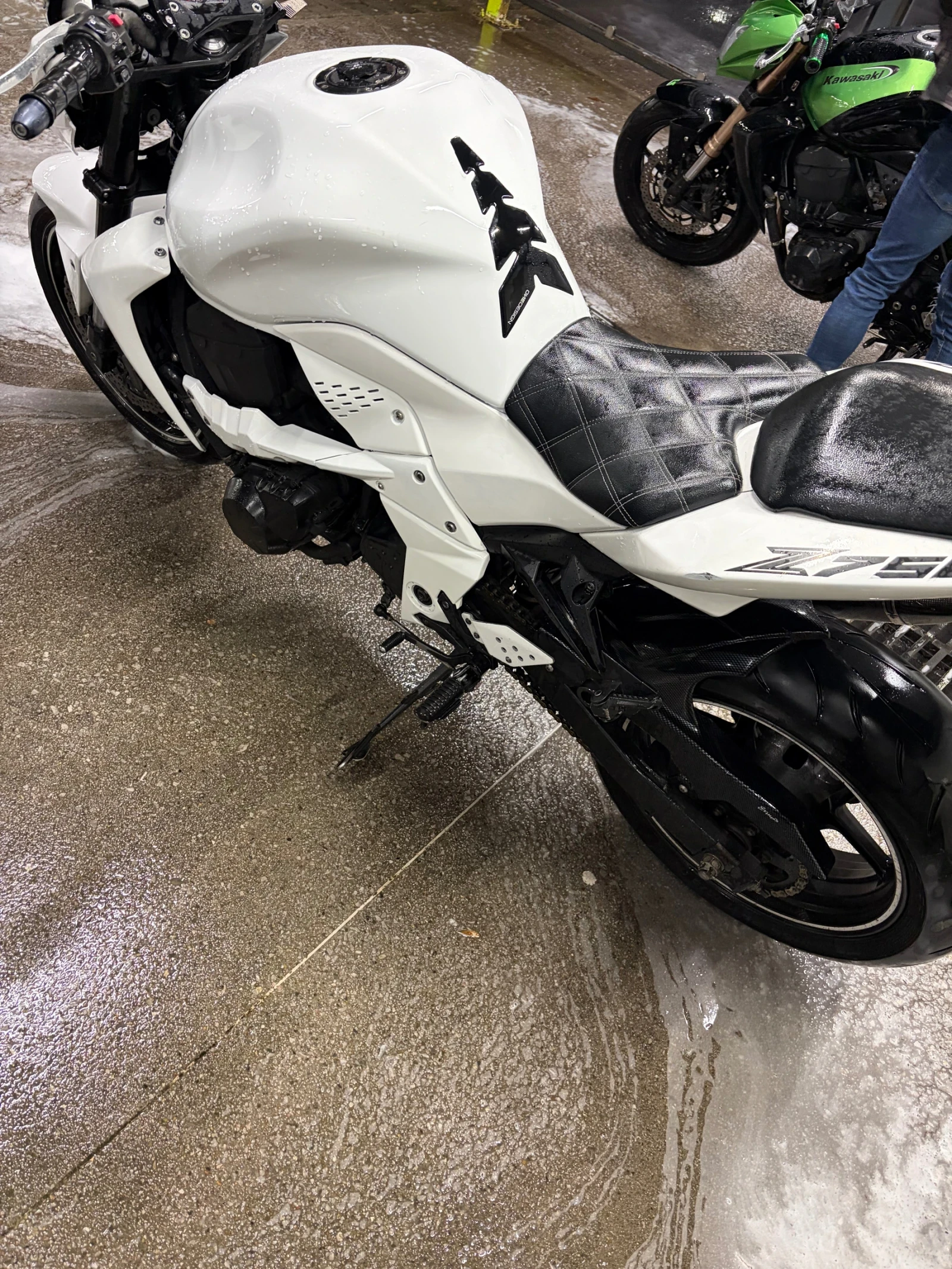 Kawasaki Z 750, снимка 5 - Мотоциклети и мототехника - 55782427