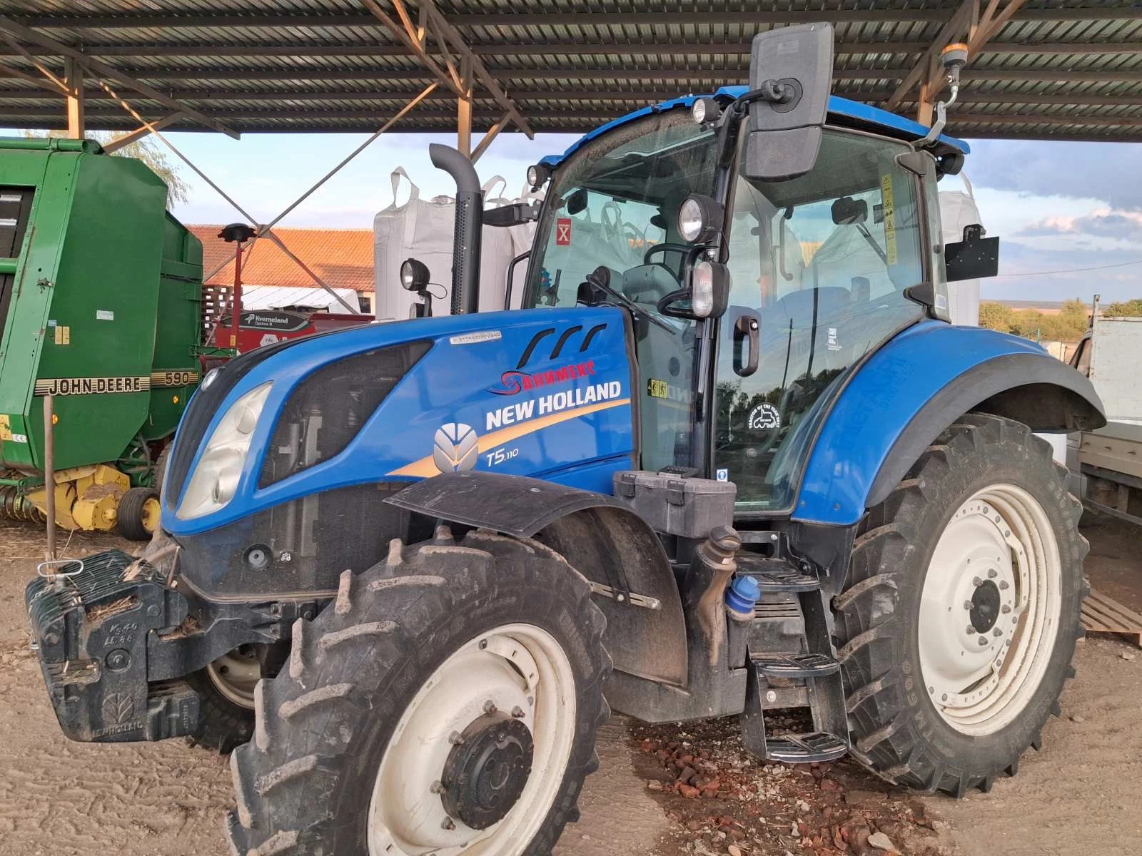 Трактор New Holland, снимка 1