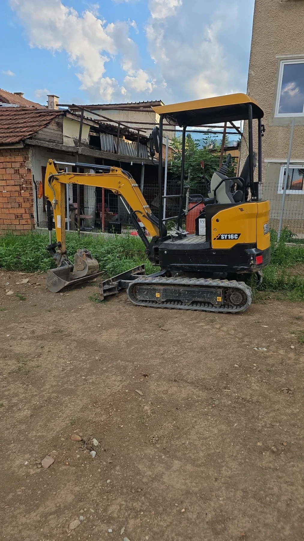 Багер Sany Sy16c, снимка 2 - Индустриална техника - 55881641