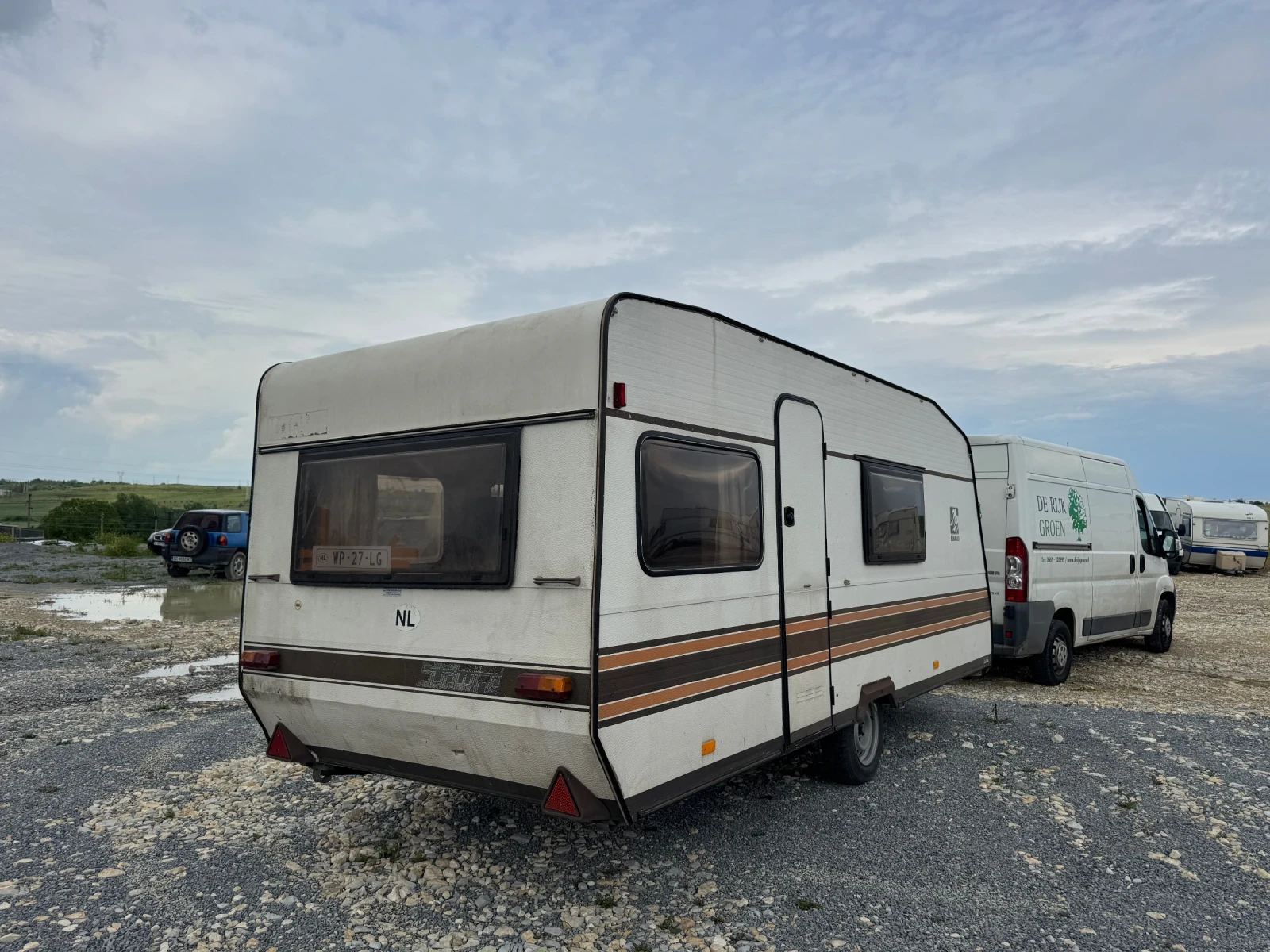 Каравана Knaus KNAUS, снимка 3 - Каравани и кемпери - 54740957