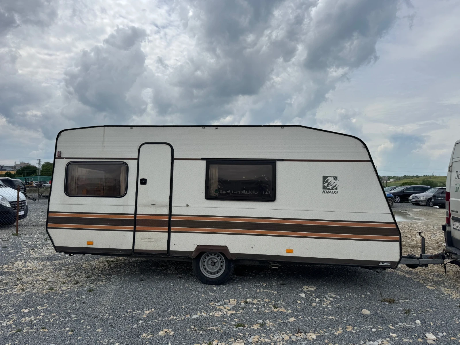 Каравана Knaus KNAUS, снимка 2 - Каравани и кемпери - 54740957