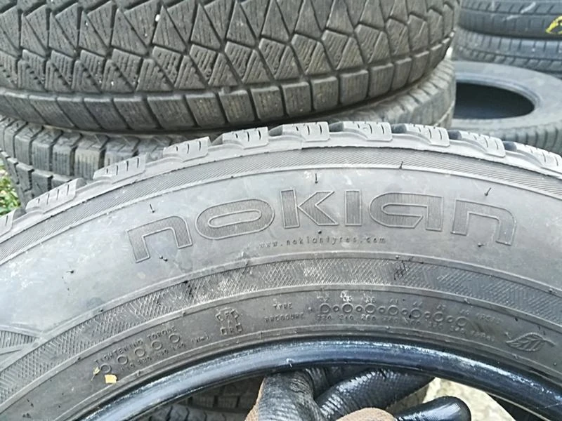 Гуми Зимни 225/65R17, снимка 4 - Гуми и джанти - 23686636