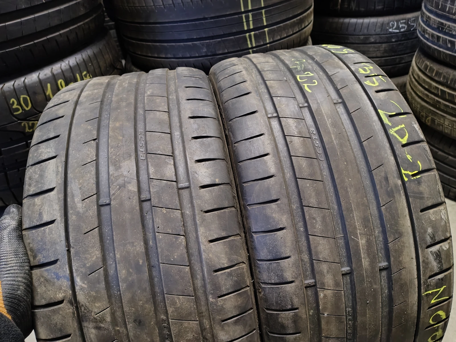 Гуми Летни 265/35R20