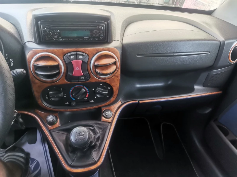 Fiat Doblo 1.4i/ПАРКТРОНИК/ПЕРФЕКТЕН, снимка 10 - Автомобили и джипове - 47179376