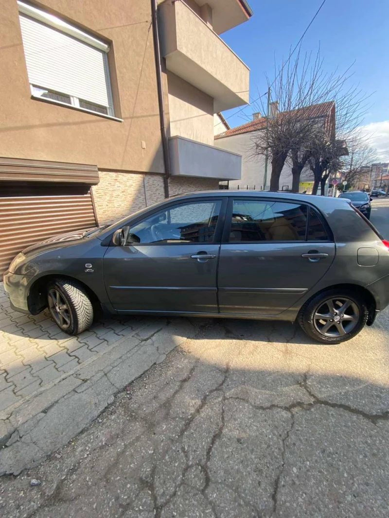 Toyota Corolla 2.0 D-4D 90кс, снимка 3 - Автомобили и джипове - 49161748