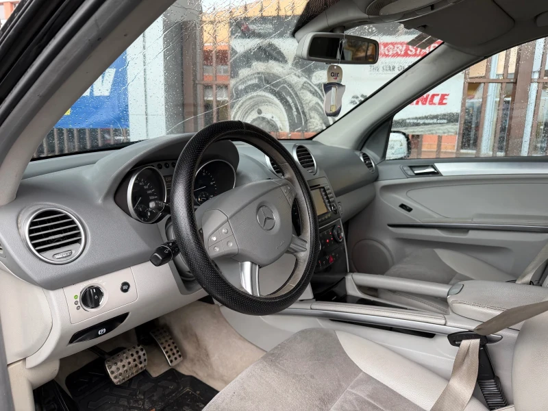 Mercedes-Benz ML 320 НА* ПРУЖИНИ* NAVI* Sport, снимка 9 - Автомобили и джипове - 51132407