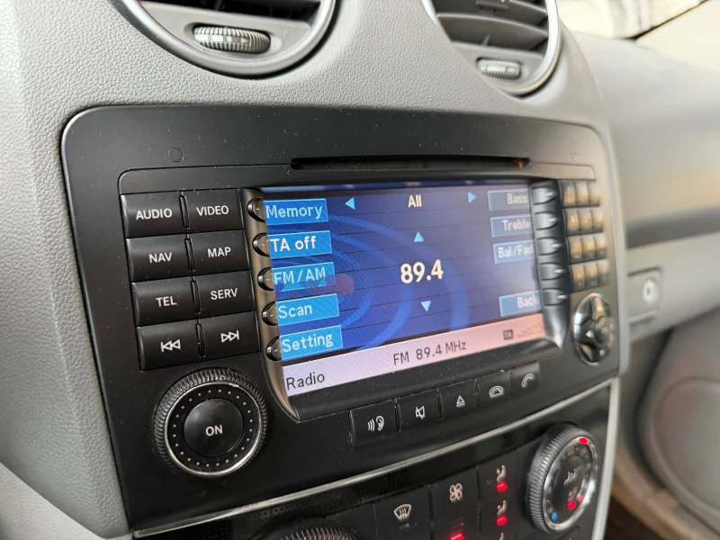 Mercedes-Benz ML 320 НА* ПРУЖИНИ* NAVI* Sport, снимка 12 - Автомобили и джипове - 51132407