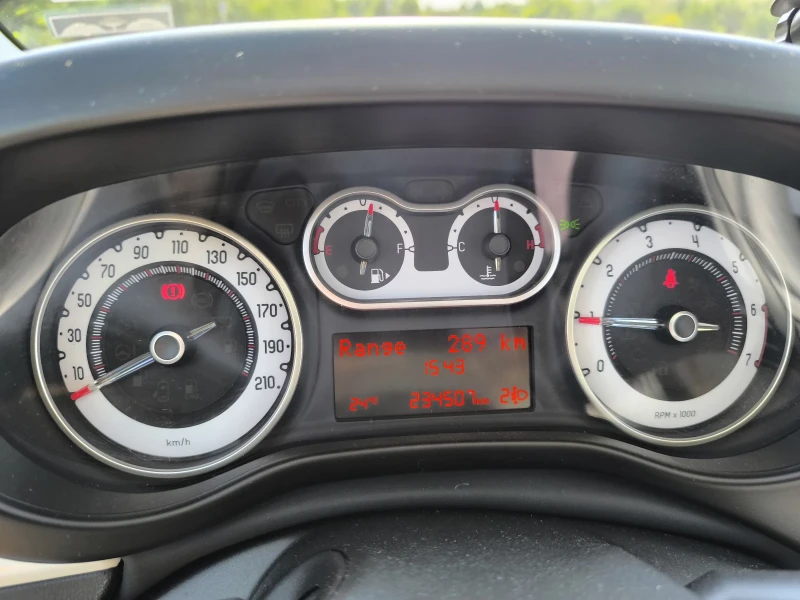 Fiat 500L, снимка 16 - Автомобили и джипове - 52116438