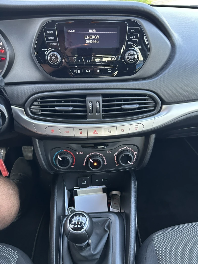 Fiat Tipo 1.4i * 39000km!, снимка 9 - Автомобили и джипове - 51857890