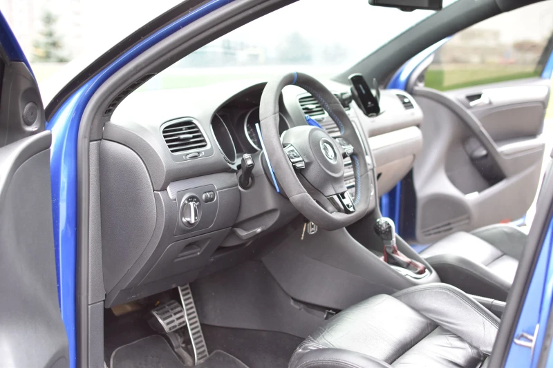 VW Golf 2.0 R, снимка 10 - Автомобили и джипове - 52681705