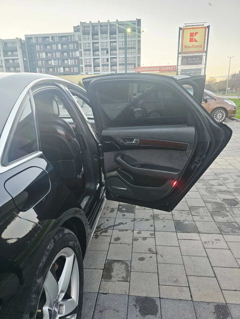 Audi A8, снимка 8 - Автомобили и джипове - 52711219