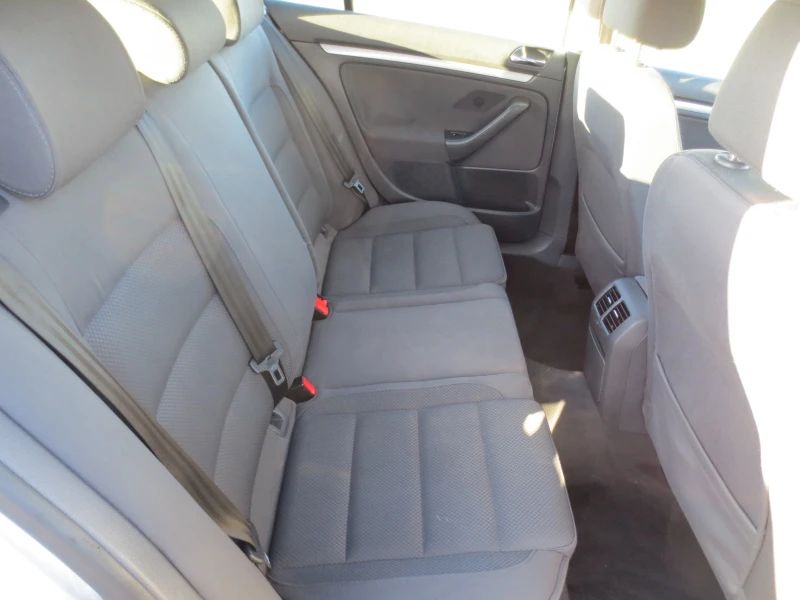 VW Golf 2.0 TDI , снимка 13 - Автомобили и джипове - 53111266