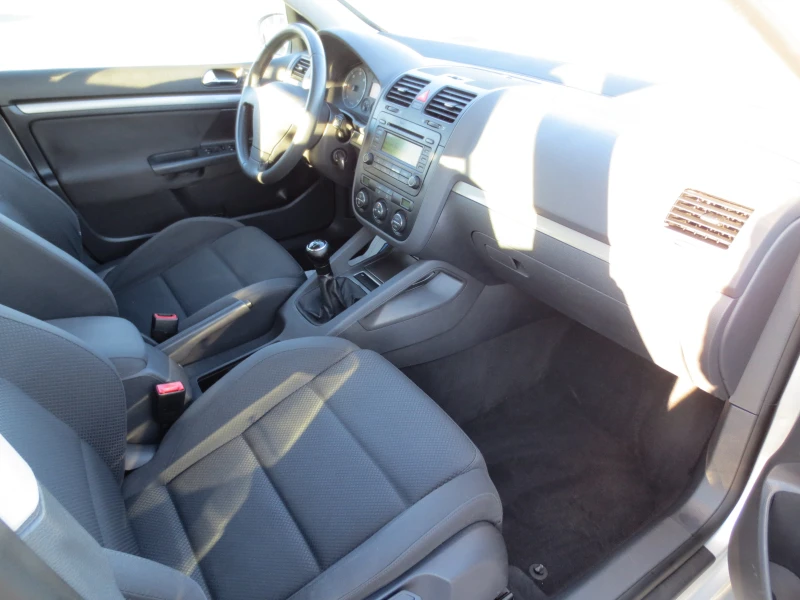 VW Golf 2.0 TDI , снимка 11 - Автомобили и джипове - 53111266