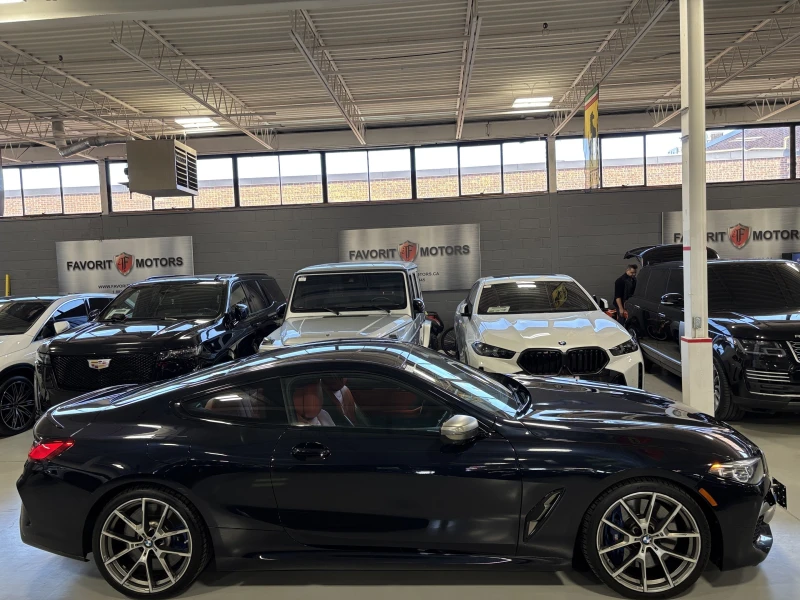 BMW 850 M850i xDrive С РЕГИСТРАЦИЯ & АВТО КРЕДИТ, снимка 4 - Автомобили и джипове - 53261029