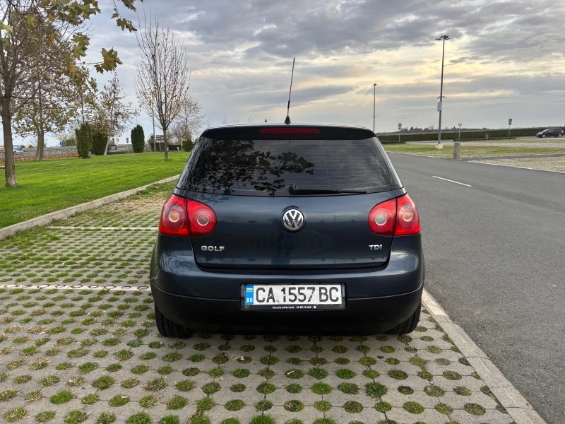VW Golf TDI 6 ск. 105к.с., снимка 8 - Автомобили и джипове - 53280110