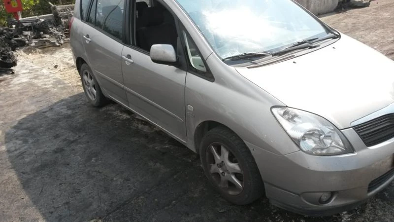 Toyota Corolla verso 1.6 3zz , снимка 4 - Автомобили и джипове - 45613871