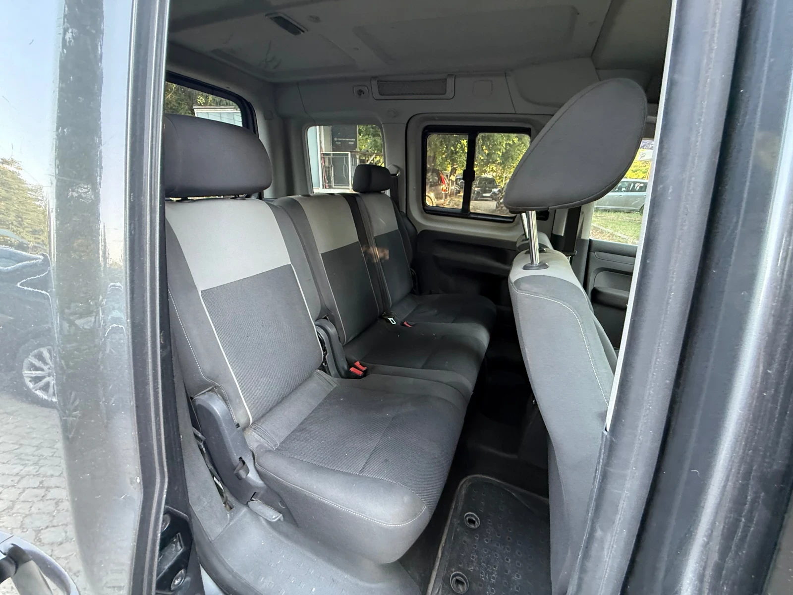 VW Caddy 2.0TDI* DSG* Автоматик - изображение 9