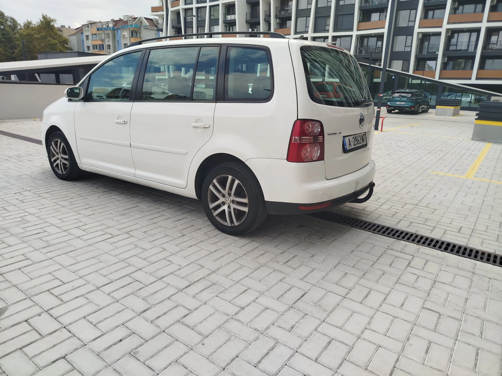 VW Touran 1.9TDI/105/AUTOMAT - изображение 3