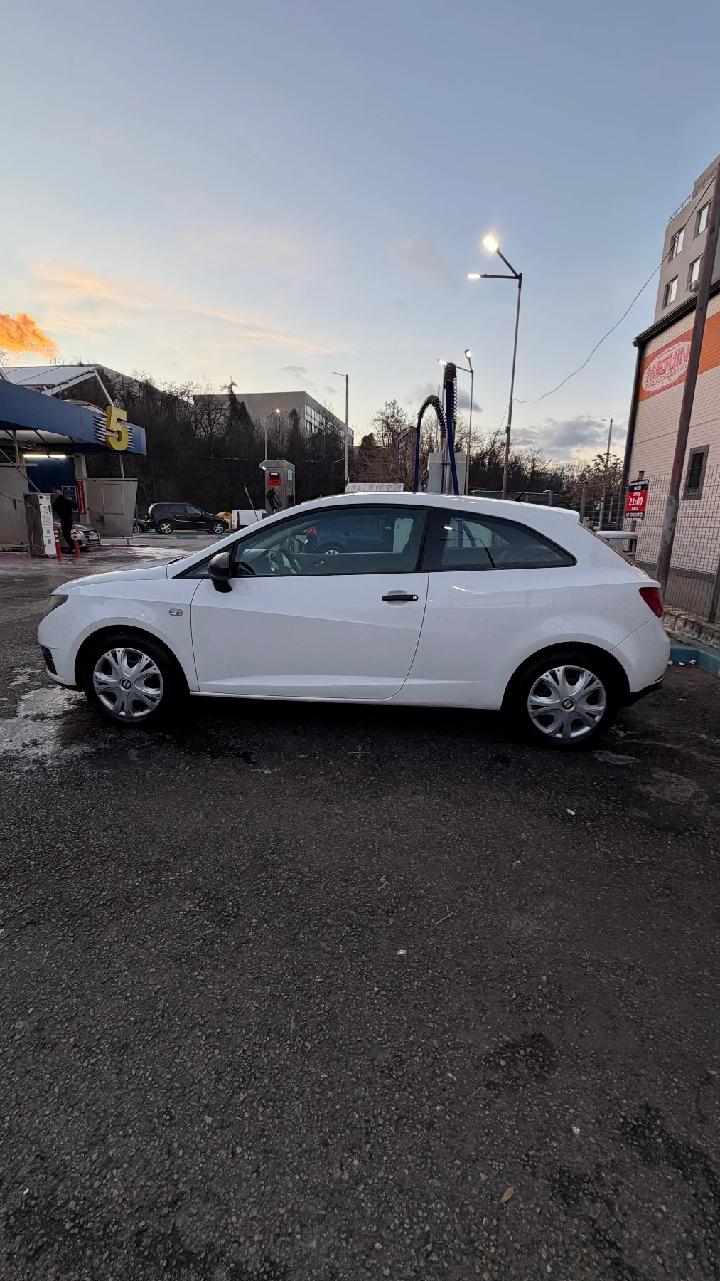 Seat Ibiza, снимка 4 - Автомобили и джипове - 54568484