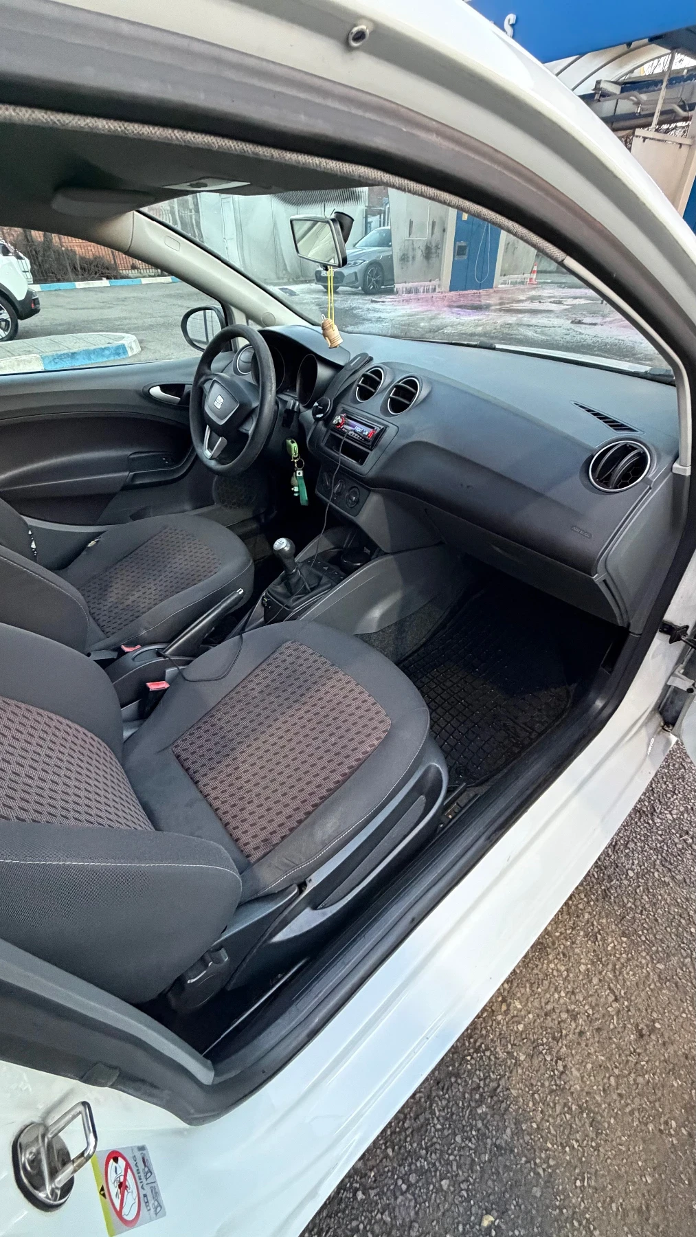 Seat Ibiza, снимка 7 - Автомобили и джипове - 54568484