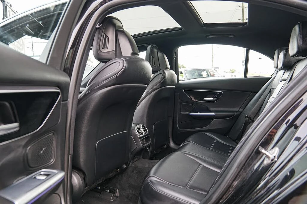 Mercedes-Benz C 300 2.0 4MATIC , снимка 8 - Автомобили и джипове - 56102750