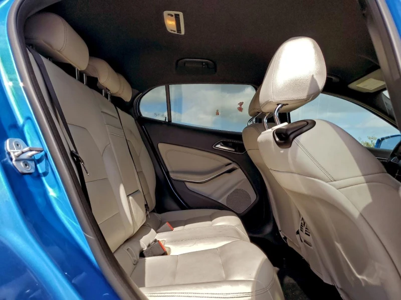 Mercedes-Benz GLA 250 4MATIC* ПЕРФЕКТНА* РЕАЛНИ КМ , снимка 10 - Автомобили и джипове - 52775909