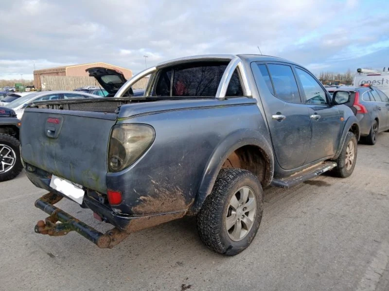 Mitsubishi L200 2.5 DI-D Elegance, снимка 3 - Автомобили и джипове - 53202314