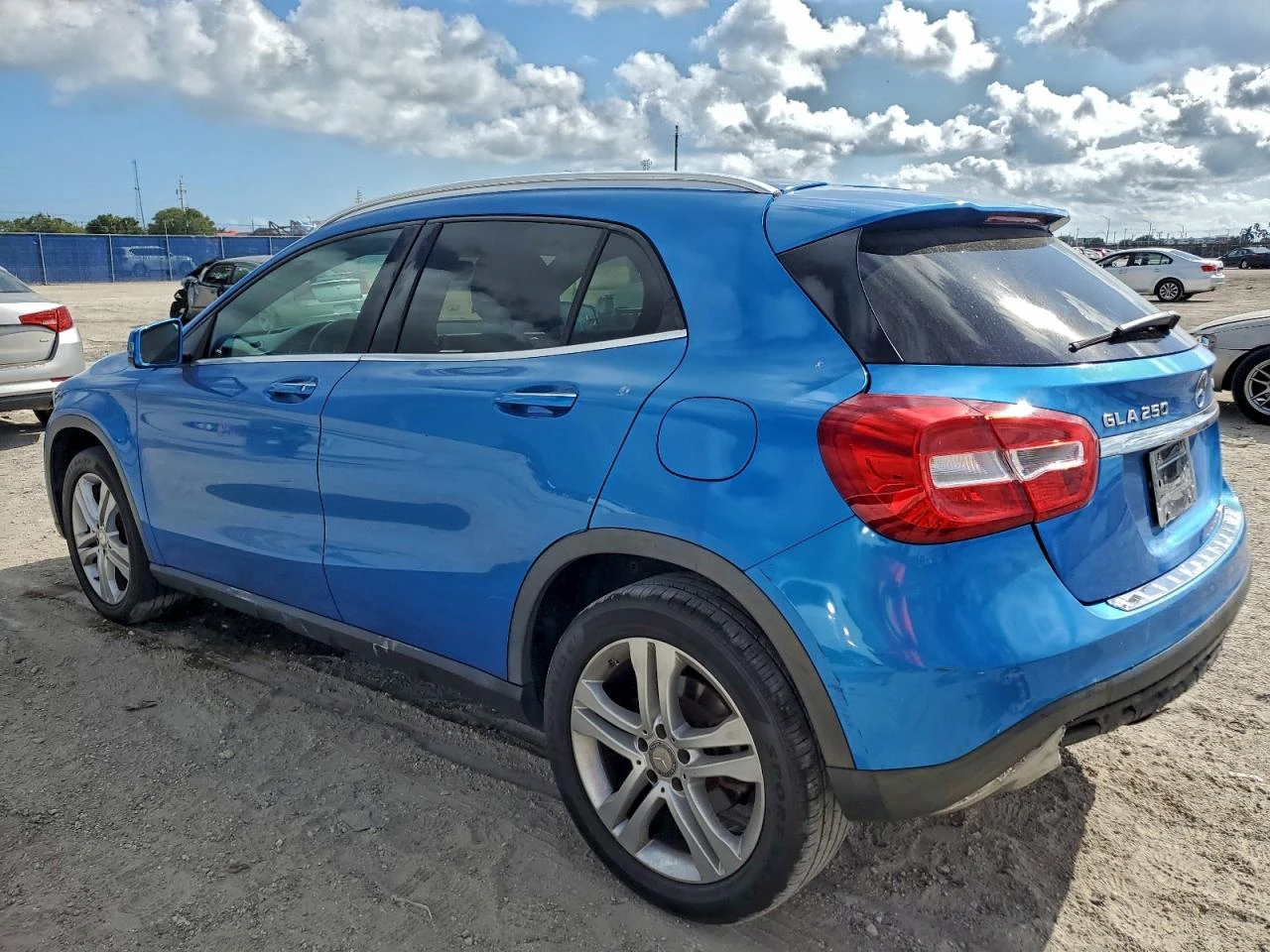 Mercedes-Benz GLA 250 4MATIC* ПЕРФЕКТНА* РЕАЛНИ КМ  - изображение 3