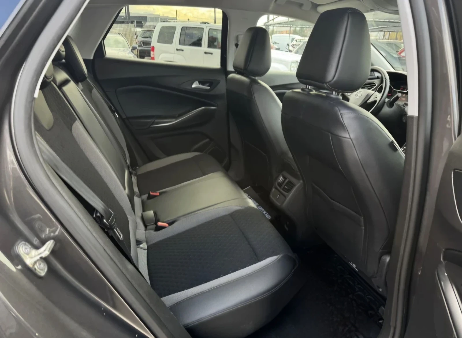 Opel Grandland X 1.6. TDI LANES ASSIST ANDROID AUTO BLINDSPOT FULL , снимка 12 - Автомобили и джипове - 53596894