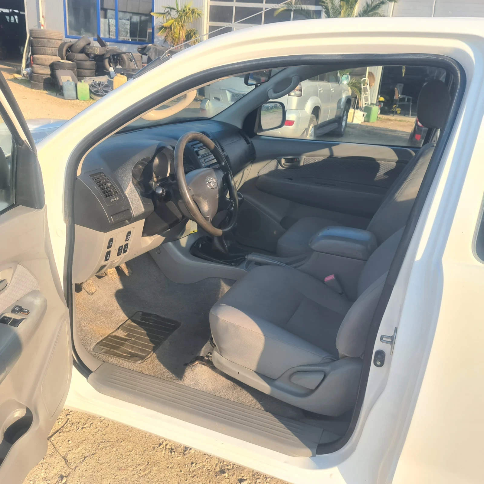 Toyota Hilux Внос от Франция, снимка 11 - Автомобили и джипове - 54238670