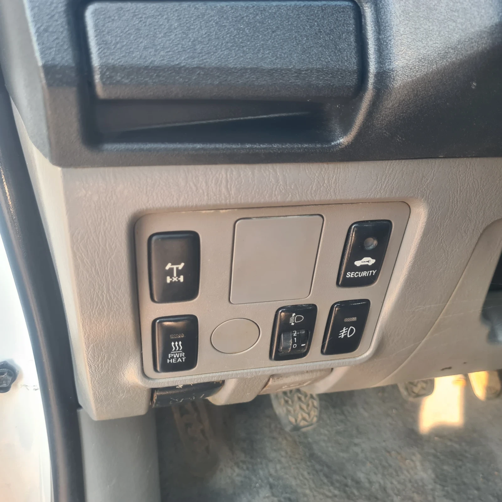 Toyota Hilux Внос от Франция, снимка 12 - Автомобили и джипове - 54238670