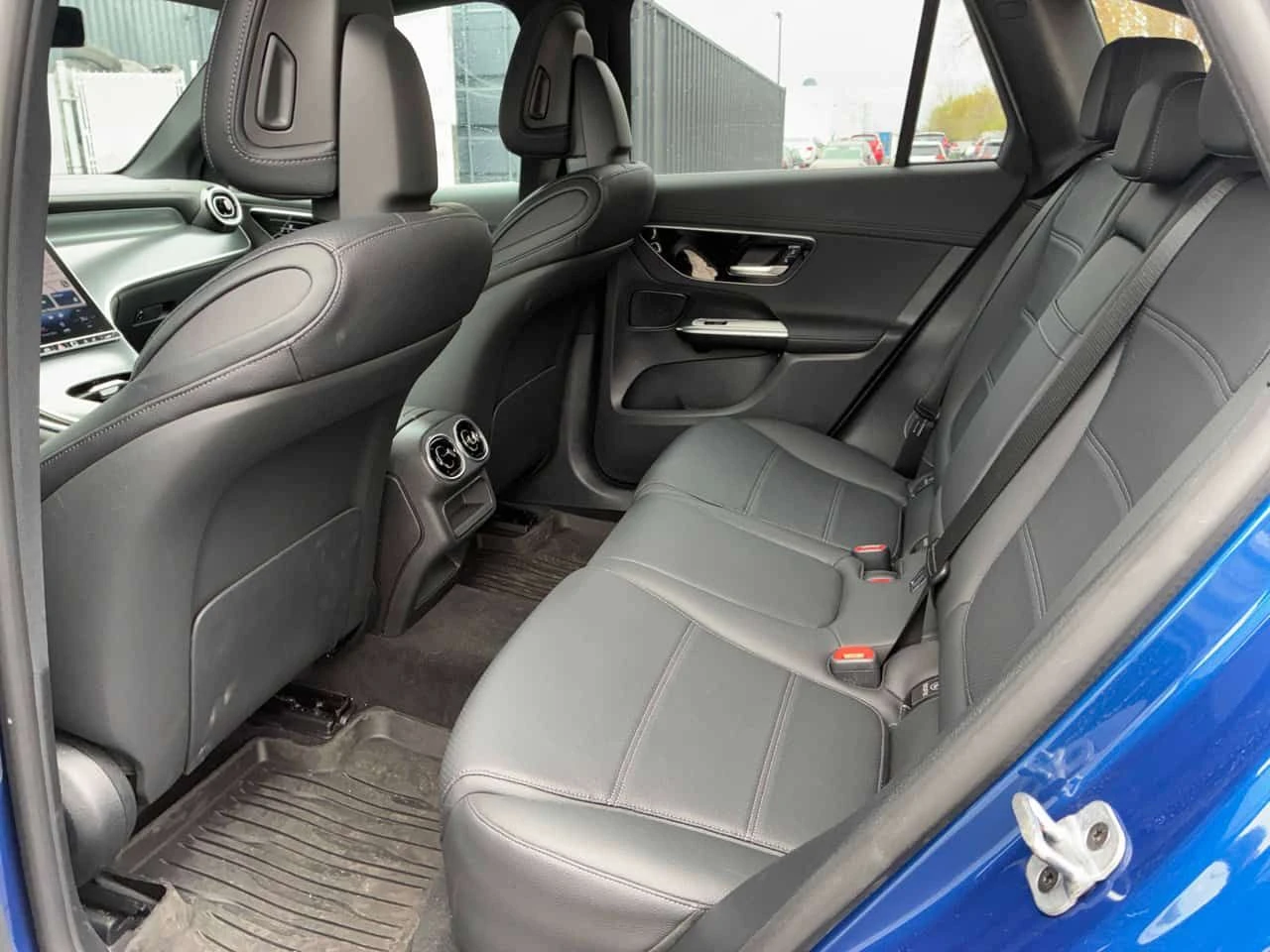 Mercedes-Benz GLC 300 * 360 * ПОДГРЕВ * ПАМЕТ * CARPLAY, снимка 12 - Автомобили и джипове - 54460336
