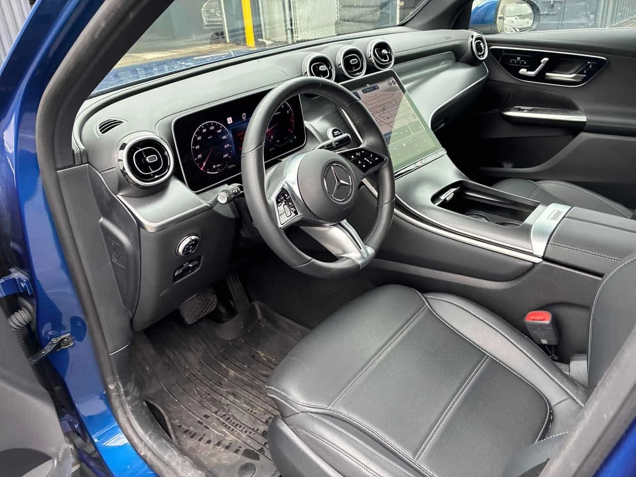 Mercedes-Benz GLC 300 * 360 * ПОДГРЕВ * ПАМЕТ * CARPLAY, снимка 5 - Автомобили и джипове - 54460336