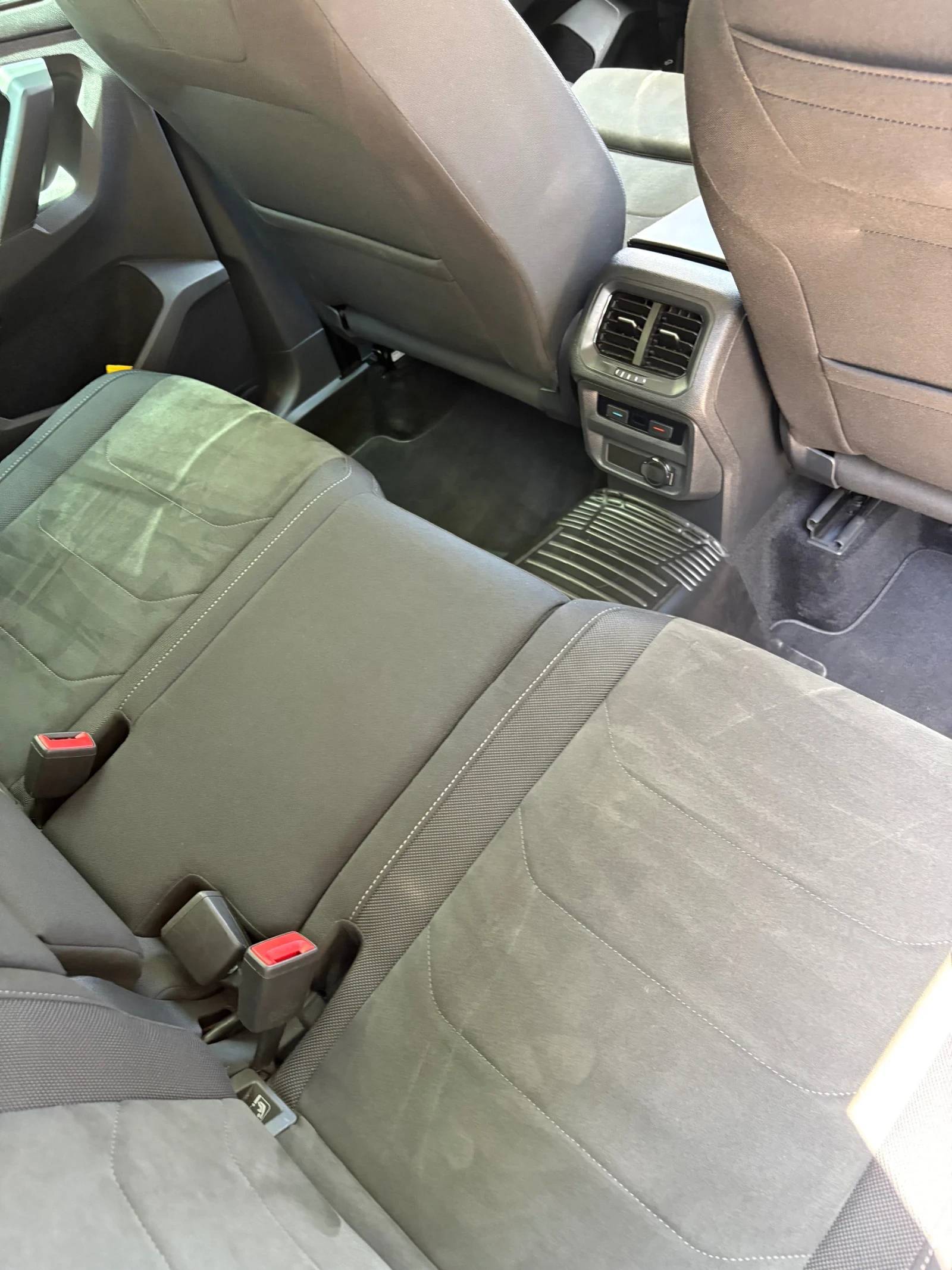 VW Tiguan, снимка 6 - Автомобили и джипове - 56114042