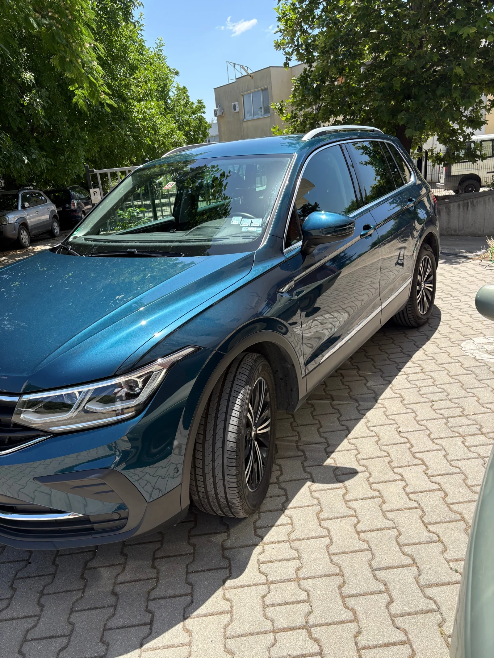 VW Tiguan, снимка 2 - Автомобили и джипове - 56114042