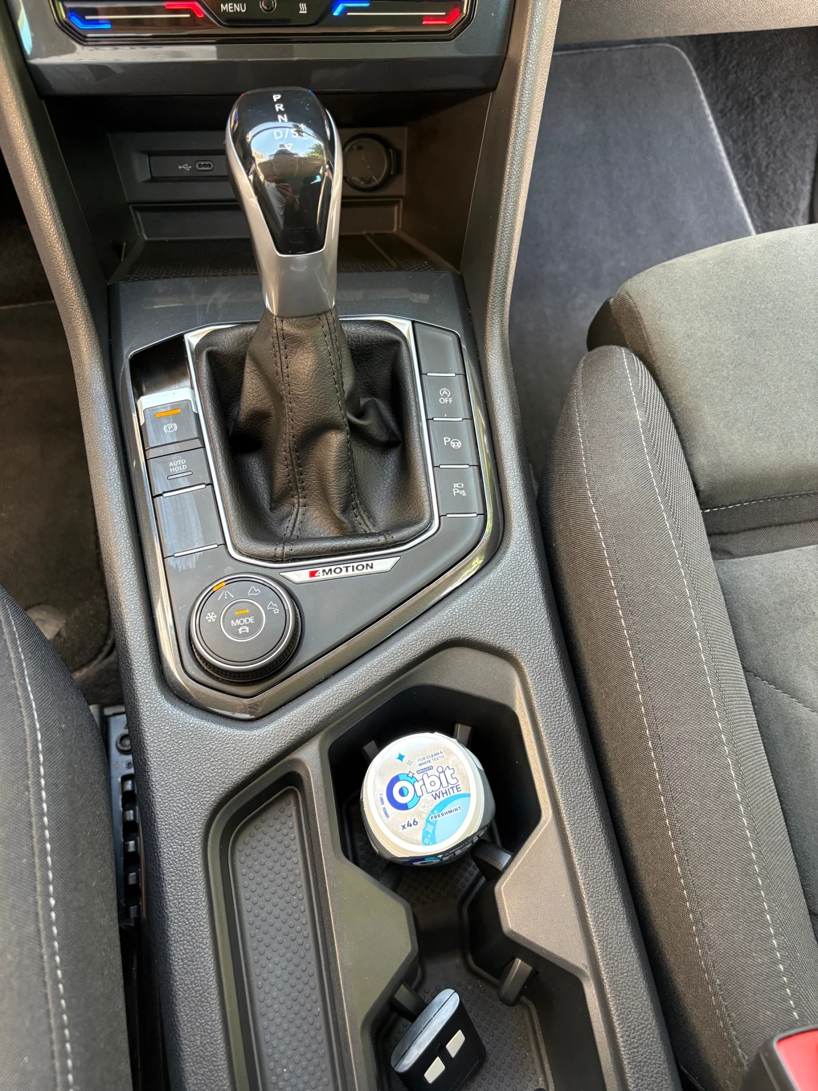VW Tiguan, снимка 10 - Автомобили и джипове - 56114042