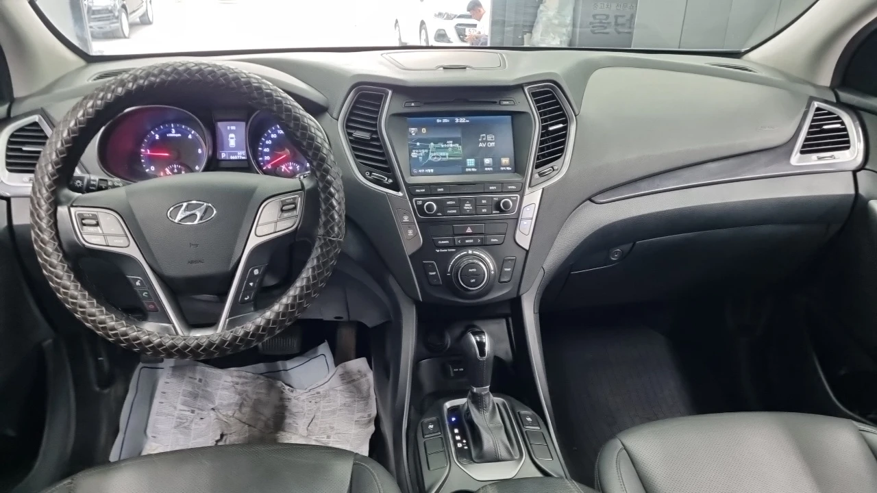 Hyundai Santa fe Diesel 2.0 2Wd Premium, снимка 5 - Автомобили и джипове - 56304089