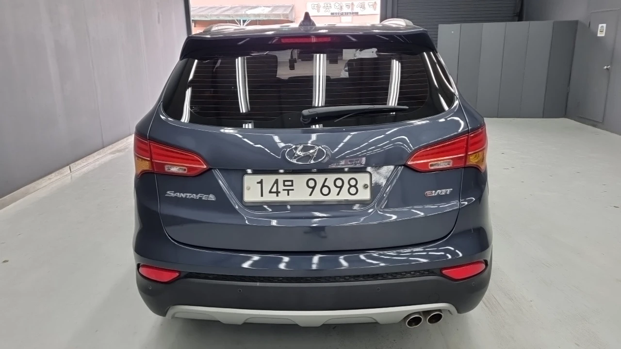 Hyundai Santa fe Diesel 2.0 2Wd Premium, снимка 4 - Автомобили и джипове - 56304089