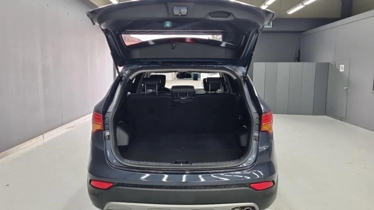 Hyundai Santa fe Diesel 2.0 2Wd Premium, снимка 16 - Автомобили и джипове - 56304089