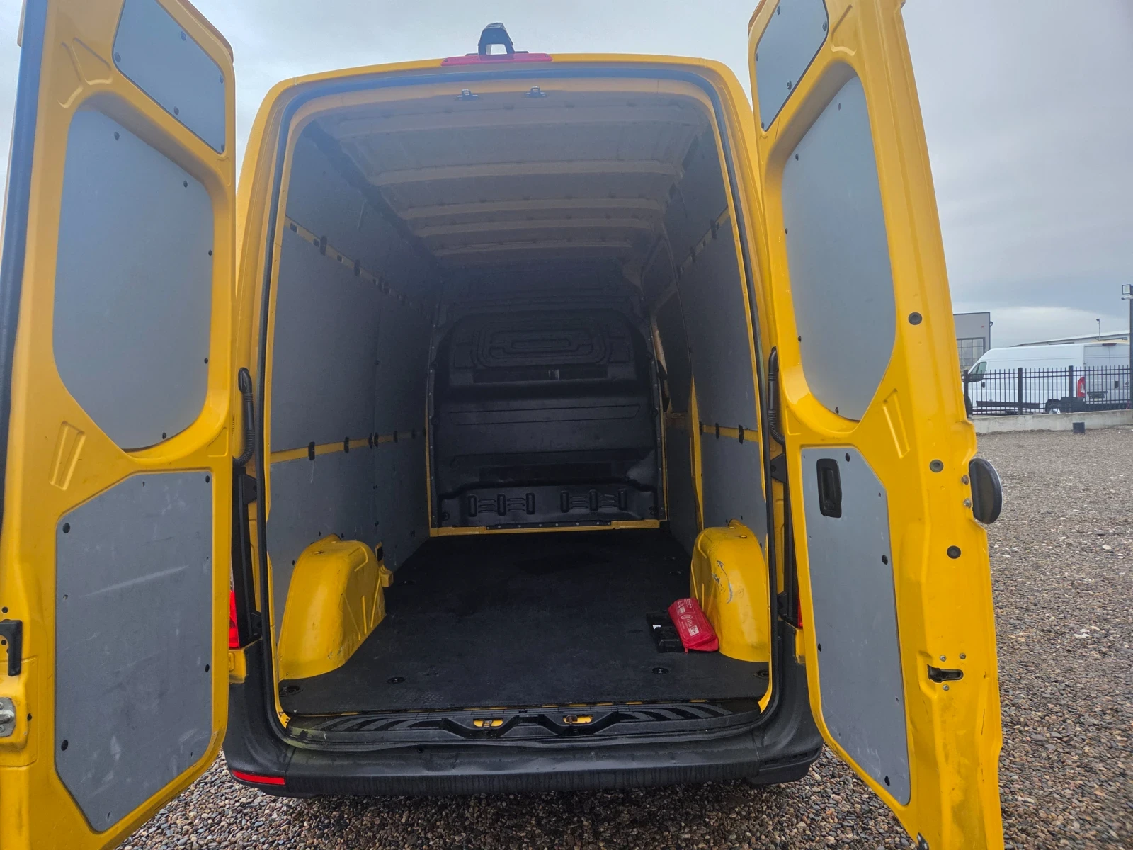 Mercedes-Benz Sprinter 311 - изображение 7