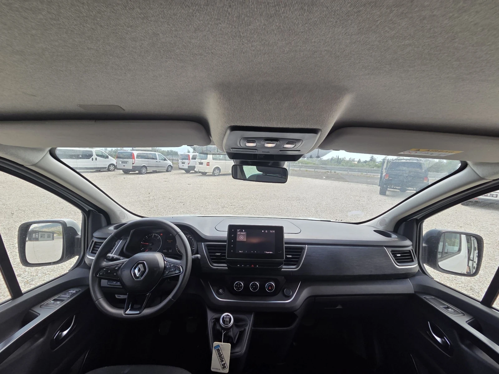 Renault Trafic Maxxi 2.0 dci, снимка 9 - Бусове и автобуси - 55464383