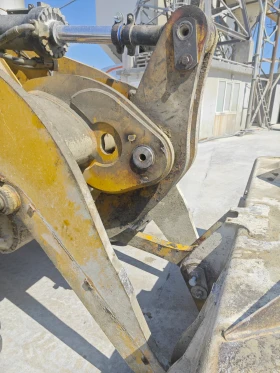 ����� ������� Cat 950 GC | Mobile.bg � ����� ������ 4