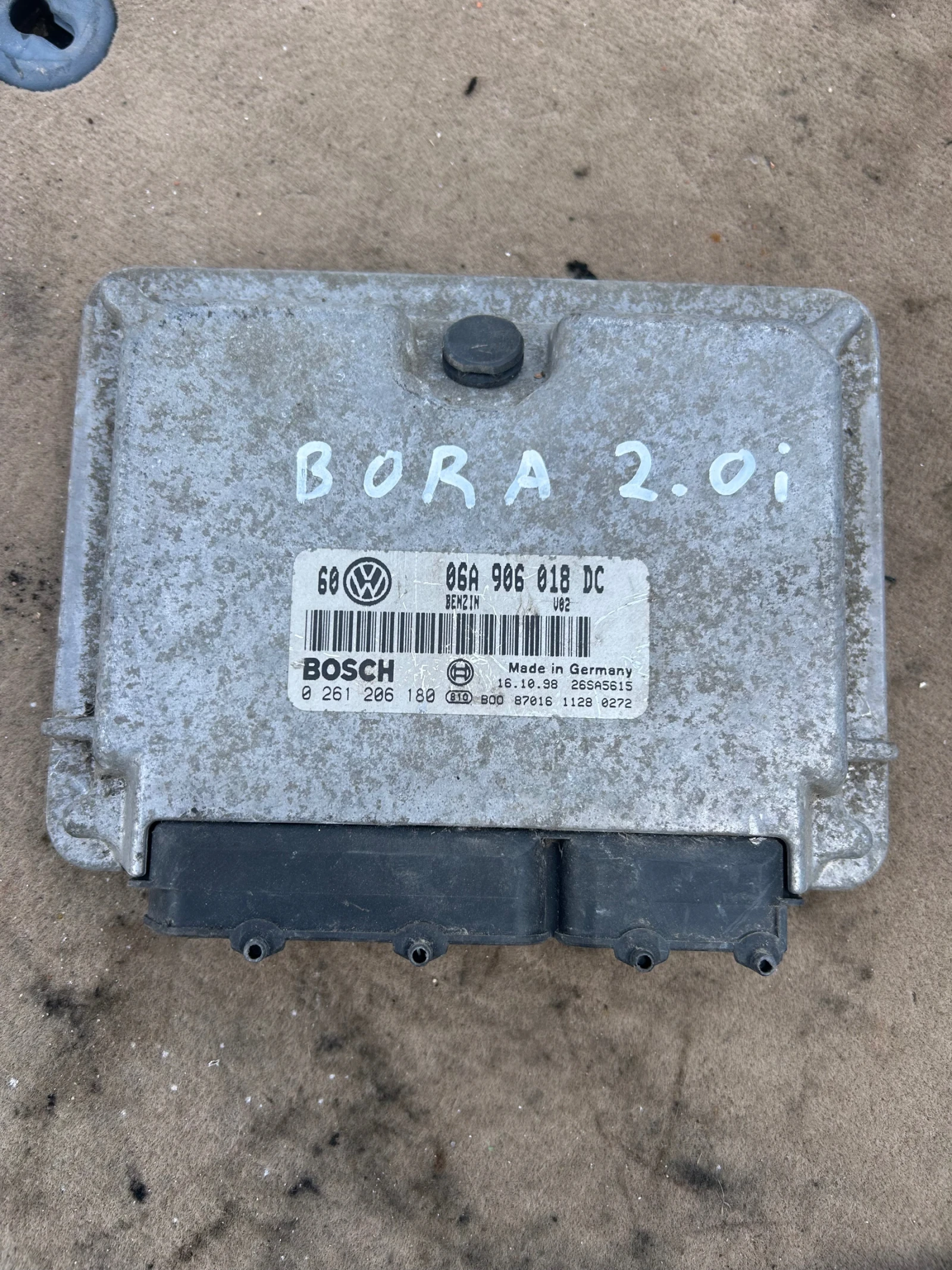 06A906018DC компютър двигател VOLKSWAGEN BORA 2.0i 0261206180