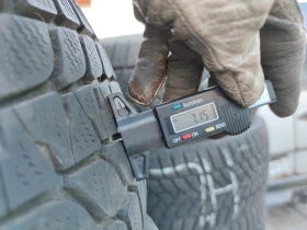 Гуми Зимни 235/60R17, снимка 6