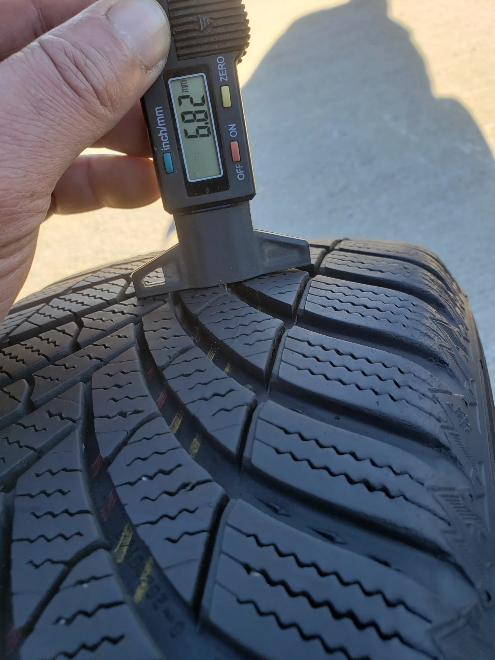 Гуми Зимни 205/55R16, снимка 7 - Гуми и джанти - 56324061