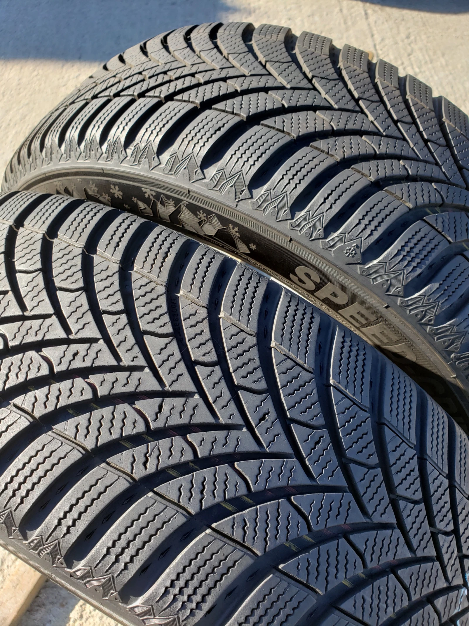 Гуми Зимни 205/55R16, снимка 4 - Гуми и джанти - 56324061