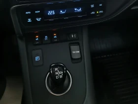 Toyota Auris, снимка 8