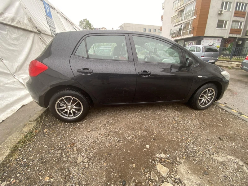 Toyota Auris 1.33 VVT-i, снимка 3 - Автомобили и джипове - 47203219