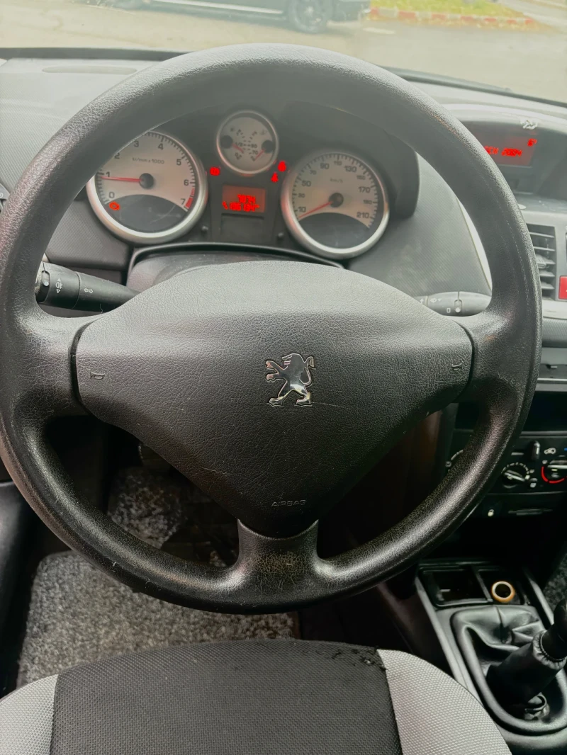 Peugeot 207 1.4 бензин, снимка 7 - Автомобили и джипове - 48300904