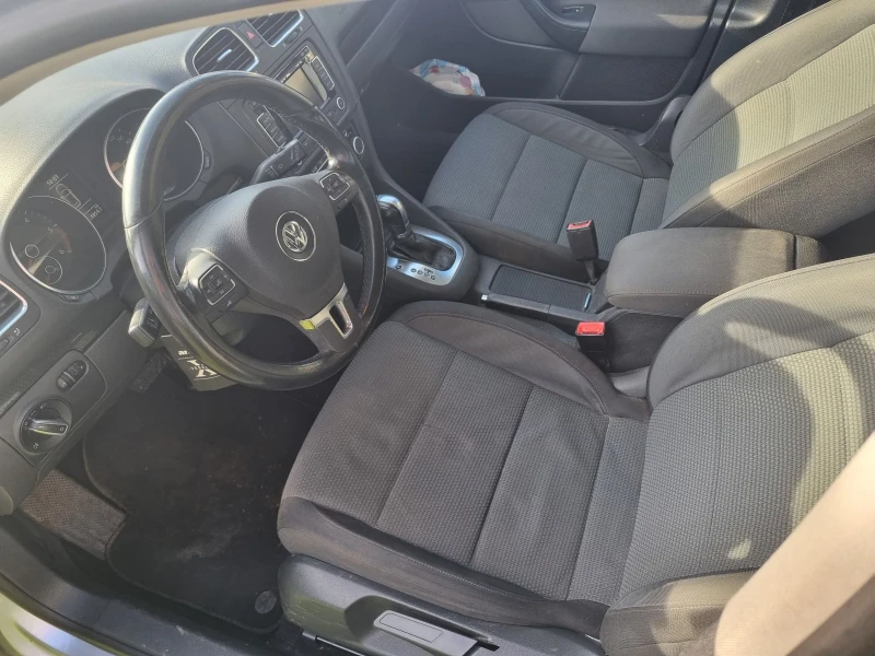 VW Golf 1.6  TDI, снимка 13 - Автомобили и джипове - 51725351
